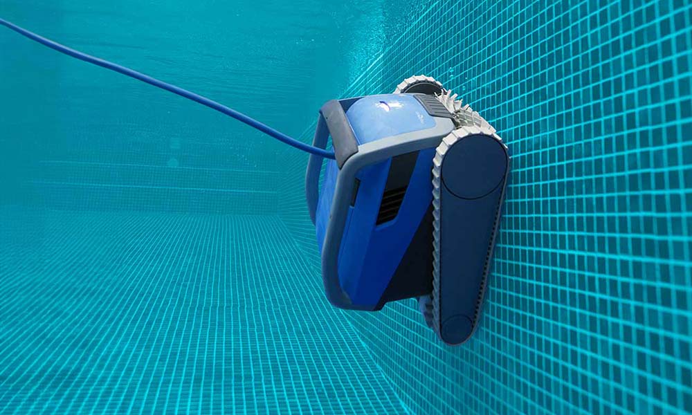 Dolphin M600 Robotic Pool Vacuum Cleaner Wall Climbing